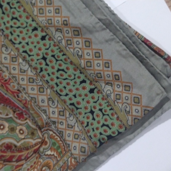 Luxury 100% Silk Scarf 54x54" – Ornate Paisley Wrap in Red, Gold & Green Style - Picture 9 of 10